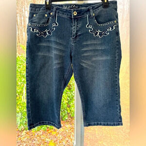 Apollo Jeans 14 Distressed, Embroidered & bejeweled capris size 14. Ramie blend.